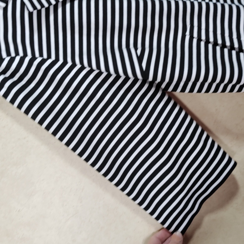 4171 Chico's black & white striped knit blazer 3 XL - Picture 5 of 11